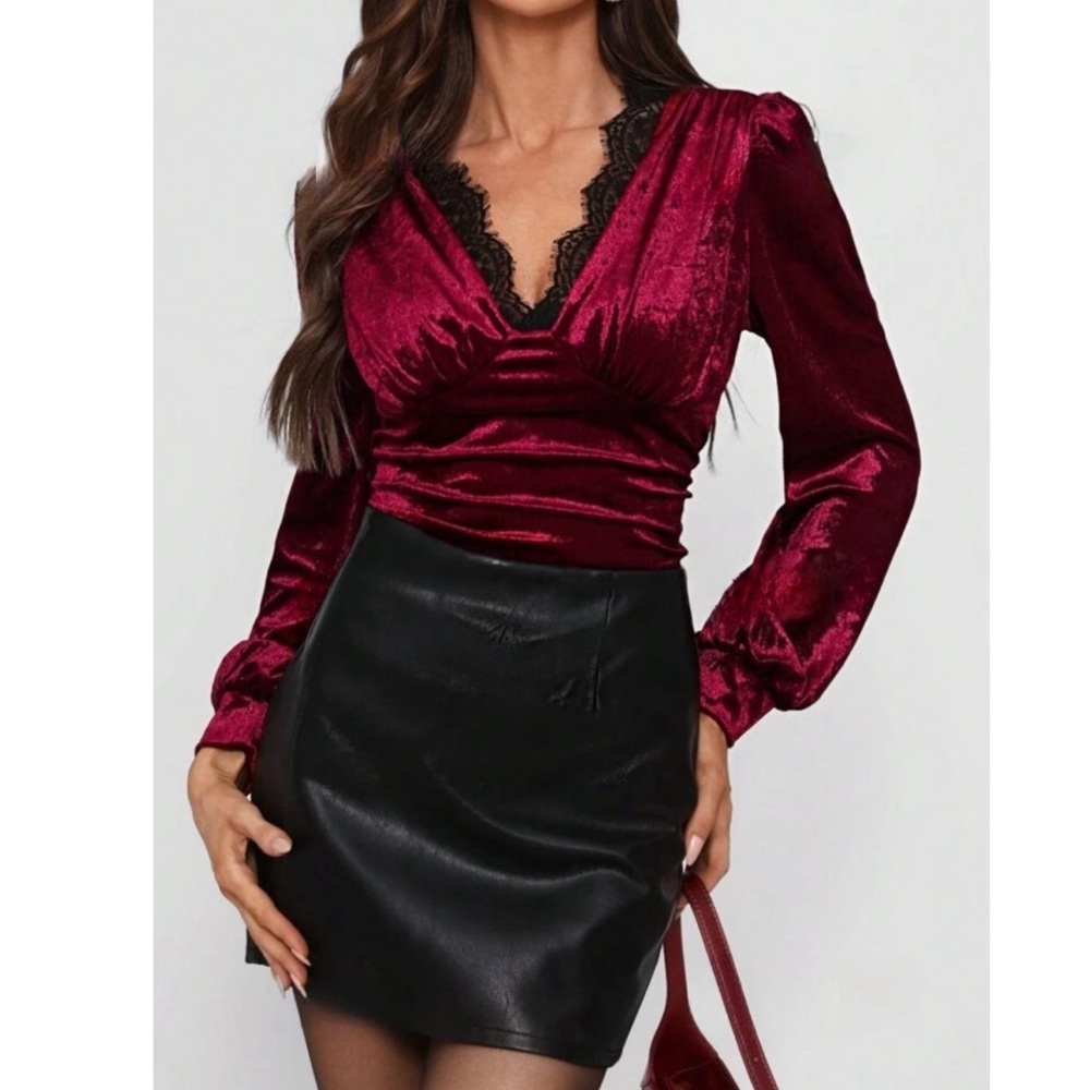 Velvet V-Neck Contrast Lace Long Sleeve Slim Fit Top in Burgundy